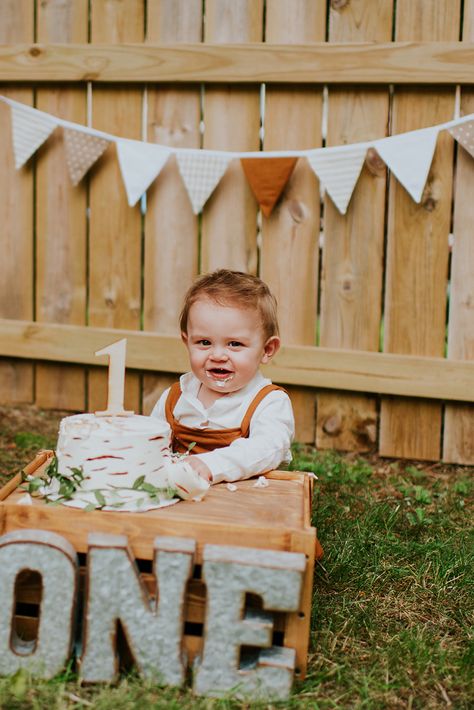 #babyboy #outdoorcakesmash #rustic #birchcake #banner Outdoor Cake Smash Boy, Rustic Birthday Cake, Outdoor Cake Smash, Diy Smash Cake, Twins Cake, Smash Cake Boy, Smash Cake Photoshoot, Cake Smash Photos, Birthday Cake Smash