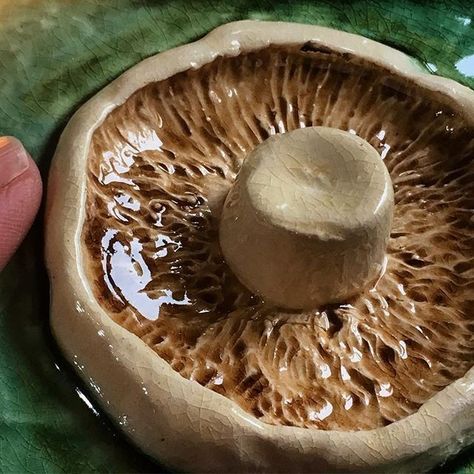 Ceramic Ash Tray Handmade, Food Shaped Decor, Ceramic Ashtray Handmade, Mushroom Ceramics, Mushroom Ashtray, Mushroom Tile, Ceramics Nature, Mushroom Pottery, Handmade Ashtray