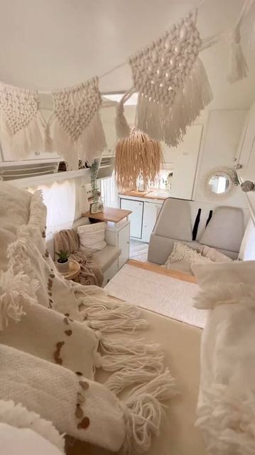 Modern Boho Camper, Caravan Renovation Diy, Living Van, Boho Camper, Camper Diy, Boho Chic Interior, Caravan Decor, Camper Interior Design, Travel Camper