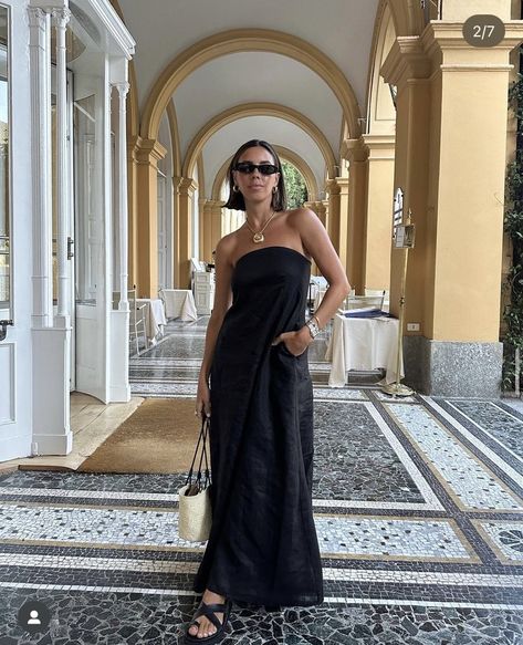 Strapless Silk Maxi Dress, Maxi Dress Black Outfit, Strapless Black Dress Outfit, Black Strapless Dress Outfit, Bandeau Dress Outfit, Strapless Maxi Dress Outfit, Strapless Dress Jewelry, Strapless Dress Outfit, Summer Italy Outfits