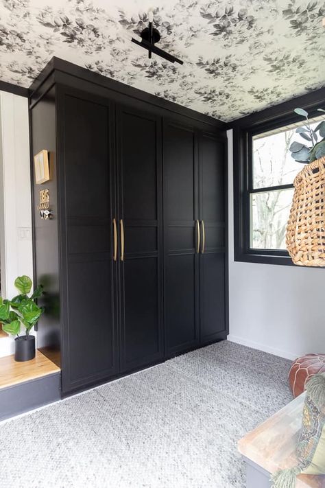 How we DIY'ed built in Ikea Pax Wardrobes in our mudroom to create extra mudroom storage! We love using wardrobes instead of a closet! Dressing Ikea, Mudroom Closet, Kpop Ideas, Ikea Wardrobe, Ikea Pax Wardrobe, Ikea Bedroom, Pax Wardrobe, Diy Wardrobe, Green Door