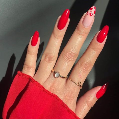 Neutral Nails Acrylic, Subtle Nail Art, Valentine Nail, Themed Nails, Red Acrylic Nails, Subtle Nails, Nail Designs Valentines, Gel Nails Diy, Red Nail