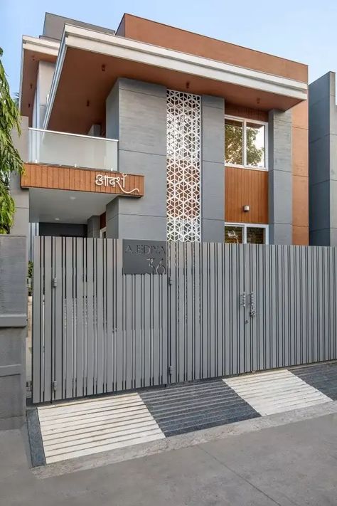 Gates Design Modern Indian, Ms Gates Design, House Front Gate Design Indian, Apartment Main Gate Design Entrance, Ms Gate Design, Indian House Gate Design, Front Boundary Wall Design Exterior, Ms Gate Design Modern, Exterior Gate Design