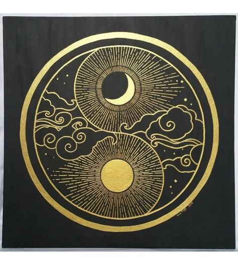 Paintings Koi Fish, Sun And Moon Yin Yang, Yin Yang Painting, Moon Yin Yang, Dragon Tattoo Ideas, Ying Yang Tattoo, Moon Sun Tattoo, Yin Yang Art, Yin Yang Tattoos