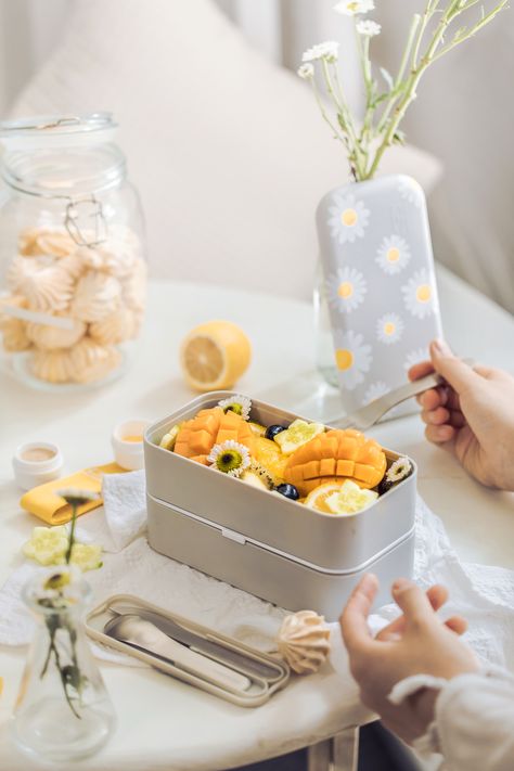 Bento Photography Styling, Bento Box Photography, Lunch Box Photography, Idea Photoshoot, Homemade Flatbread, Instagram Design Layout, Box Photography, Kitchen Box, Portable Snacks