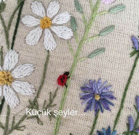 Wildflower Embroidery, Tiny Embroidery, Tiny Butterfly, Hand Embroidery Videos, Embroidery Videos, Brazilian Embroidery, Creative Embroidery, Flower Embroidery, Embroidery Flowers