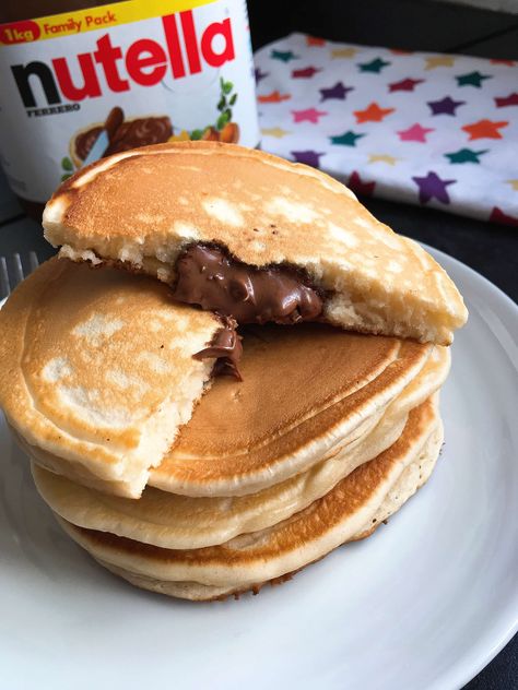 Nutella Stuffed Pancakes, Nutella Ice Cream Recipe, Stuffed Pancakes, Pancakes Banana, Pancakes Protein, Easy Homemade Pancakes, Nutella Ice Cream, Nutella Pancakes, Pancake Recipe Easy