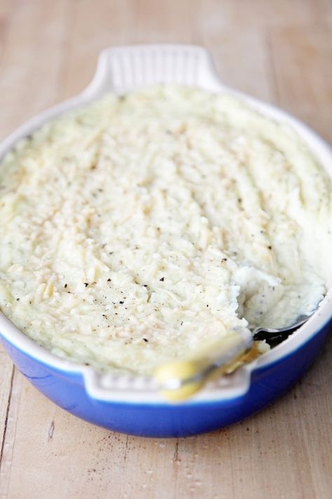 Ina Garten’s Make-Ahead Mashed Potatoes Are the Ultimate Thanksgiving Hack Ina Garten Mashed Potatoes, Traditional Mashed Potatoes Recipe, Cheesy Mashed Potatoes Recipe, Cooking Mashed Potatoes, Make Ahead Mashed Potatoes, Unique Side Dishes, Baked Mashed Potatoes, Cheese Mashed Potatoes, Cheesy Mashed Potatoes