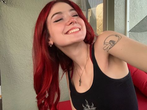 Red Hair Nose Piercing, Dyed Red Hair Face Claim, Red Hair And Piercings, Red Hair Face Claim, Red Hair Selfie, Bistro Huddy, Hair Tattoo Girl, Red Hair And Tattoos, Red Hair Tattoos