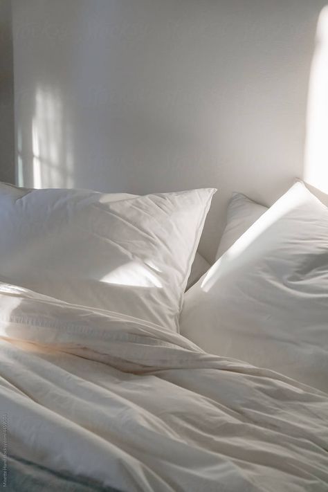 White bedding in a light-filled room with soft, airy, clean aesthetic Fresh Bed Sheets Aesthetic, Clean Soft Aesthetic, White Sheet Aesthetic, Soft Pillow Aesthetic, Calm Clean Aesthetic, Fresh Sheets Aesthetic, White Pillows Aesthetic, Fresh Clean Aesthetic, Clean Sheets Aesthetic