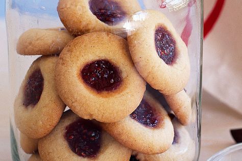 Jam Drops Recipe, Jam Drop Biscuits, Traditional Shortbread Recipe, Jam Drops, Gingerbread Man Recipe, Drop Biscuits Recipe, Easy Jam, Gingerbread Dough, Best Food Processor