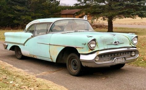 1957 Oldsmobile, Best Barns, Rusty Cars, Abandoned Cars, Car Illustration, Canvas Projects, Car Posters, Barn Finds, Green Accents