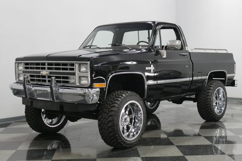 This 1987 Chevrolet K10 Silverado For Sale Is Square And Shiny 1987 Chevy Silverado, Lifted Silverado, Vintage Chevy Trucks, Studebaker Trucks, Trucks Ford, Chevy Classic, Ford Model T, Gear Wheels, Old Pickup Trucks