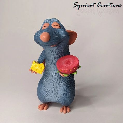 Squirat Creations on Instagram: “My last creation of Remy RATATOUILLE Remy 🐀 "Mixed Flavors" which I hope will not be the last because I love this character!! 🥰. I'm…” Clay Ideas Disney, Ratatouille Clay, Ratatouille Kitchen Decor, Ratatouille Decor, Disney Clay Ideas, Ratatouille Characters, Disney Ceramics, Ceramic Characters, Remy Ratatouille