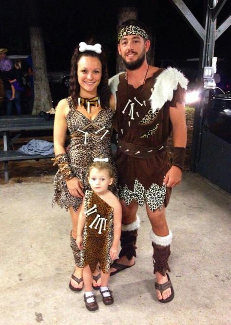 Family halloween costume, caveman family, halloween costume ideas, kids halloween costume Caveman Couple Costume, Caveman Halloween Costume, Caveman Party, Jungle Costume, Caveman Costume, Cavewoman Costume, Rave Costumes, Creative Costumes, Halloween Costumes College