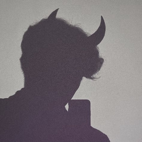 Demon shadow selfie with horns Demon Shadow, Hidden Face Aesthetic, Girls Dpz Stylish, Shadow Selfie, Devil Boy, Aesthetic Dpz, Stylish Aesthetic, Face Aesthetic, Girls Dpz