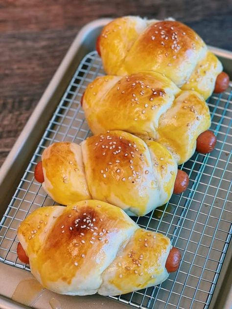 Chinese Hot Dog Bun Recipe, Asian Buns, Vegetarian Spring Rolls, Tiffy Cooks, Vegetarian Oyster Sauce, Steamed Chicken, Healthy Weeknight Dinners, Easy Asian Recipes, Spicy Honey