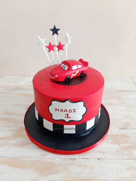 Mcqueen Theme Cake, White Theme Cake, Car Cakes For Boys, Car Cakes, Mcqueen Cake, Boy Cakes, Car Cake, Theme Cake, Cakes For Boys