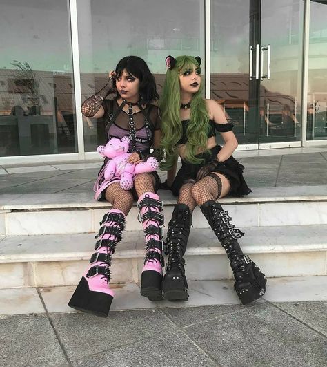 High Platform Boots Outfit, Platform Boots Outfit Grunge, Knee High Platform Boots Outfit, Outfits With Demonia Boots, Demonia Shoes Outfit, Buckle Boots Outfit, Dollskill Boots, Platform Boots Outfit, High Platform Boots