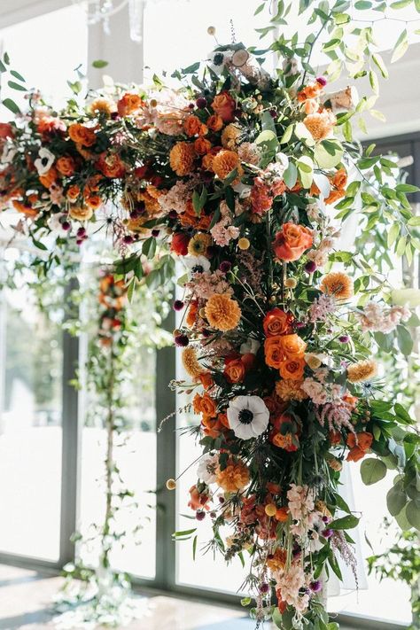 Fall Wedding Flower Ideas, Arbor Flowers, Fab Mood, Wedding Flower Ideas, Nature Fall, Orange Wedding Flowers, Wedding Colour, Arch Flowers, Bright Wedding