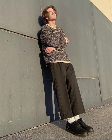 Hippie Grunge, Mens Outfit Inspiration, Poses References, Streetwear Men Outfits, Mens Streetwear, 70s Fashion, Aesthetic Outfits, Look Cool, Aesthetic Clothes