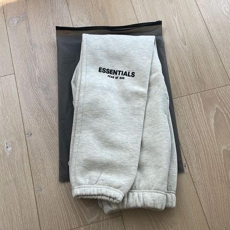 Fear of god Essentials sweatpant Sweet Pants, Essentials Pants, Birthday Inspo, Sweat Pant, Fear Of God Essentials, Fear Of God, Color Light, Oatmeal, Sweatpants