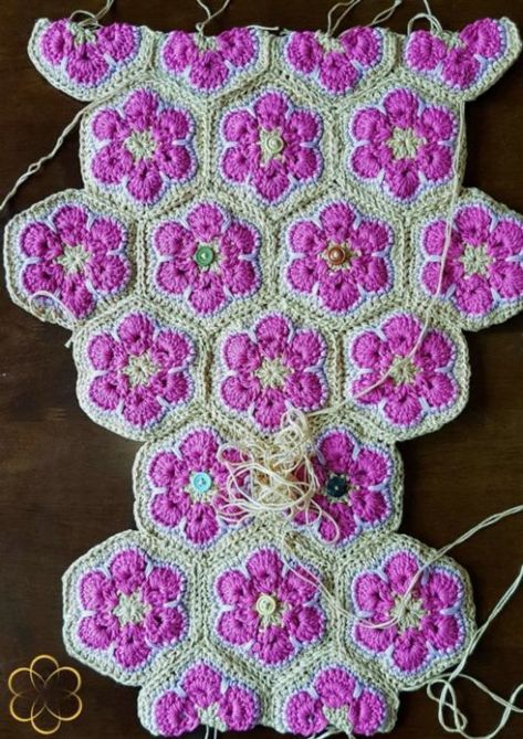 Diy Granny Square Bag, Reversible Crochet, Crochet African Flowers, Foundation Single Crochet, Crochet Hack, Crochet Shell Stitch, Design Crochet, Pattern Bag, African Flowers