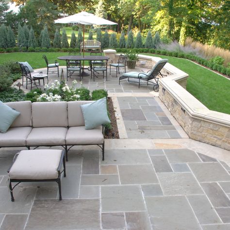 Bluestone Pavers, Paver Designs, Patio Pavers Design, Bluestone Patio, Backyard Remodel, Garden Pathway, Paver Patio, Concrete Patio, Patio Stones