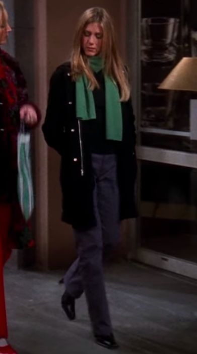 Rachel Green Turtleneck Outfit, 90s Coat Outfit, Rachel Green Coat Outfit, Rachel Green Sweater Outfits, Rachel Green Turtleneck, Rachel Green Maternity Outfits, Rachel Green Suit Outfit, Rachel Green Ralph Lauren Outfit, Rachel Winter Outfits