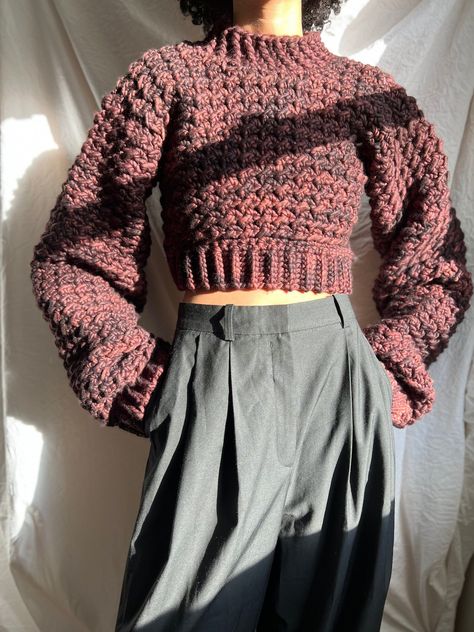 "Crochets Top Inspiration Gallery" https://youtu.be/1jvUVhTXaEA?si=wzncwflEbN_dCHF1 Wool Crochet Projects, Comfy Crochet, Crochet Jumper Pattern, Bracelet Loom, Knit Inspiration, Top Inspiration, Stylish Fits, Purple Crochet, Crochet Jumper