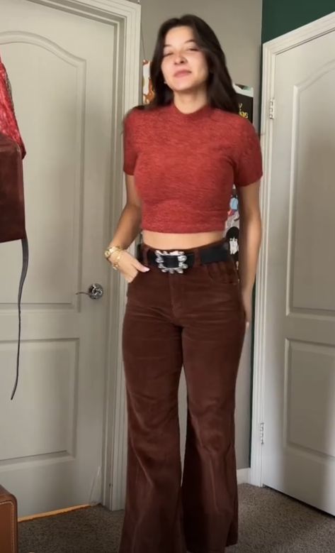 Red Courderoy Pants Outfit, Courderoy Pants, Corduroy Pants Outfit, Cords Pants, Brown Corduroy, Style Clothes, Bottom Clothes, Corduroy Pants, Pants Outfit