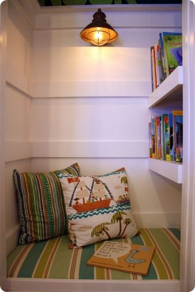 Reading Nook or Sleeping space for the kids...  To connect with us, and our community of people from Australia and around the world, learning how to live large in small places, visit us at www.Facebook.com/TinyHousesAustralia or at www.tumblr.com/blog/tinyhousesaustralia Book Nook Closet, Book Nook Kids, Closet Nook, Reading Nook Closet, Reading Nook Kids, Thrifty Decor Chick, Nook Ideas, Playroom Organization, Kid Closet