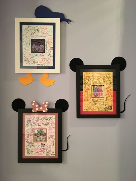 Casa Disney, Disney Room Decor, Disney Souvenirs, Disney Paris, Disney Rooms, Disney Memories, Disney Wall, Disney Home Decor, Disney Decor