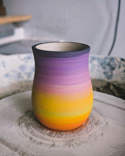 Pot Glazing Ideas, Glaze Colors For Pottery, Underglaze Ideas Pottery, Sunset Pottery Painting, Glazing Ideas For Ceramics, Underglaze Designs On Pottery, Underglaze Mugs, Ceramic Underglaze Ideas, Vase Pottery Painting Ideas