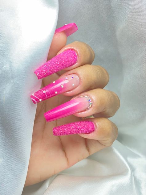 Almond Acrylic Nails Designs, Hi Barbie, May Nails, Almond Acrylic Nails, Pink Acrylic Nails, Acrylic Nails Coffin, Glitter Nail Art, Long Acrylic Nails, Acrylic Nail Designs