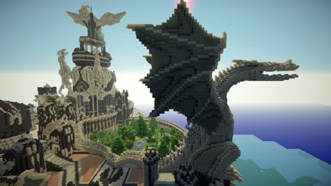 How about the entire Game of Thrones world ... on a single Minecraft server? Westeroscraft Minecraft, Epic Minecraft Builds, Amazing Minecraft Houses, Dragonstone Castle, Minecraft Creatures, Real Minecraft, Minecraft Houses For Girls, Castle Minecraft, Minecraft Houses Interior