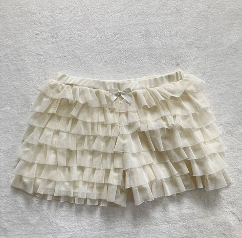 Frilly Shorts, Bloomer Shorts, Frilly Skirt, Mini Bow, I'm With The Band, Fashion Killa, Clue, Fashion Item, Pretty Outfits