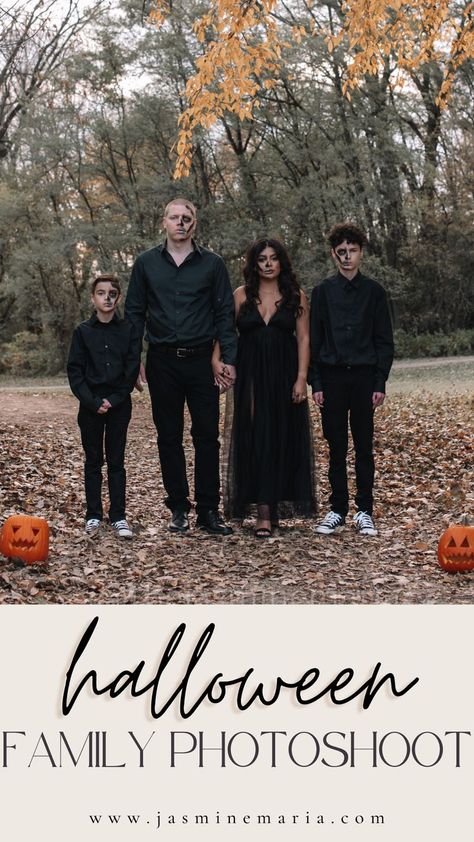 Family Photo Halloween, Creepy Family Photos, Family Halloween Portraits, Spooky Fall Family Photos, Halloween Themed Photoshoot Family, Halloween Family Pictures Photo Shoot, Horror Family Photoshoot, Skeleton Family Photoshoot, Halloween Family Photoshoot Ideas