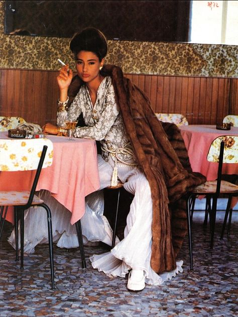 2000s Vogue Editorial, Brenda Schad, Vogue Italia Editorial, Italian Vogue, Vogue Editorial, Boho Grunge, Grunge 90s, Sporty Casual, Vintage Glam