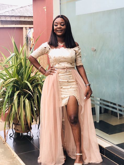 Detachable Tulle Skirt, Dress With Detachable Skirt, 35 Birthday, Detachable Skirt, Champagne Dress, 35th Birthday, Asoebi Styles, Birthday Idea, Bridesmaids Dress