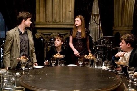 Harry Potter Half Blood Prince, Harry Potter Ginny Weasley, Harry Potter Ginny, Half Blood Prince, Harry And Ginny, Rowling Harry Potter, Harry Potter Hermione Granger, Fred And George Weasley, Bonnie Wright