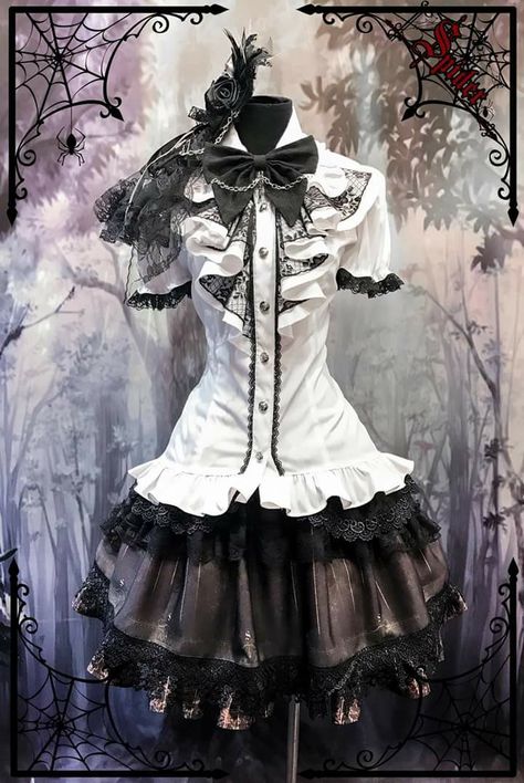 Ghostly Fashion, Goth Lolitas, Gothic Victorian Dresses, Old Fashion Dresses, Gothic Outfits, J Fashion, Fancy Outfits, Harajuku Fashion, Lolita Dress