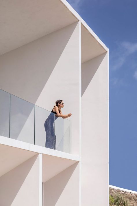 Balconies Ideas, Small House Kitchen Ideas, Resort Island, Majorca Spain, Dream Life Goals, Architecture Facade, Concrete Facade, Kengo Kuma, Frame House