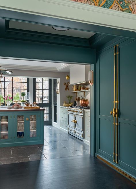 Designer Liz Caan Perfects Her Family Kitchen After 20 Years Painted Pantry, Estilo Cottage, Pantry Inspiration, Devol Kitchens, Blue Cabinets, Pantry Door, Style Deco, Blue Kitchens, Historic Home