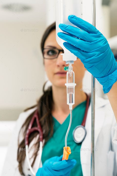 Medical Photography Doctors, Female Doctor Aesthetic Medical, Woman Doctor Aesthetic, Anesthesiologist Aesthetic, Knee Operation, Female Surgeon, Woman Doctor, Nurse Photos, Medical Photography