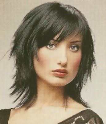 Medium Length Hair Cuts With Bangs, Choppy Layered Hairstyles, Side Fringe Hairstyles, Haircut Styles For Women, Choppy Haircuts, Layered Hair With Bangs, Medium Layered Haircuts, Medium Layered Hair, Medium Length Hair With Layers