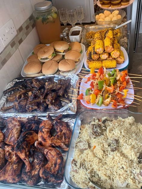 Bbq Party Ideas, Barbecue Dishes, Bbq Feast, Barbecue Dinner, Bbq Event, Cookout Menu, Bbq Party Food, Summer Food Party, Bbq Catering