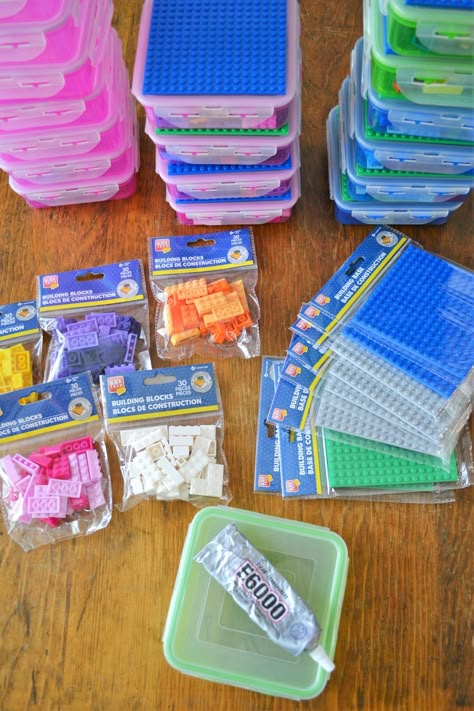 Diy Kids Party Favors, Diy Kids Party, Lego Kits, Office Diy, Lego Activities, Doctors Office, Busy Boxes, Lego Birthday Party, Christmas Child