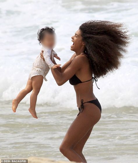 Tina Kunakey And Vincent Cassel, Tina Kunakey Brazil, Tina Kunakey Pregnant, Tina Kunakey Vincent Cassel, Tina Kunakey Style, Vincent Cassel Tina Kunakey, Tina Kunakey, Mom Aesthetic, Vincent Cassel