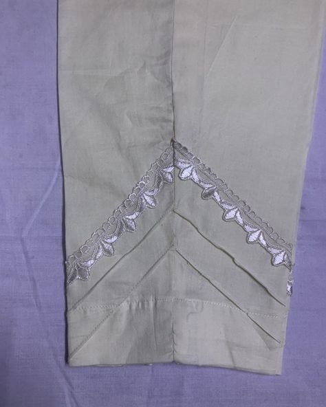 Pants Design For Suits, Pent Design For Women Pakistani, Pent Design For Women, Stylish Pants Design, Bottom Designs Pants, Stylish Trouser Designs Pakistani, Laces Ideas, Ladies Trousers Designs, Trouser Designs Pakistani